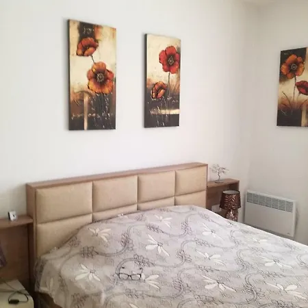 Nora01 アパート ブルガス